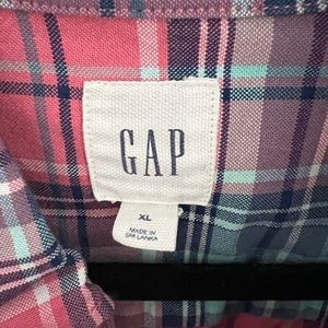 Gap button down shirt